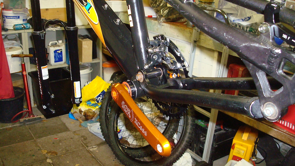 New crankset mounted,have added protection foil against rubbing
