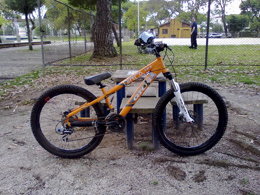 my bike with the new 2011 mazocchi dirt jumper 2