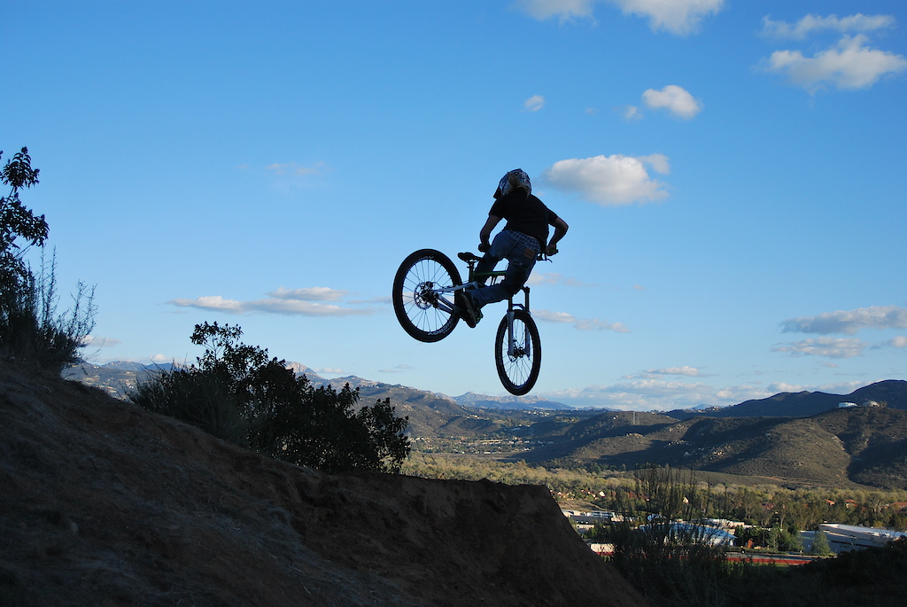 First ride on the new Duncon Akita Whip