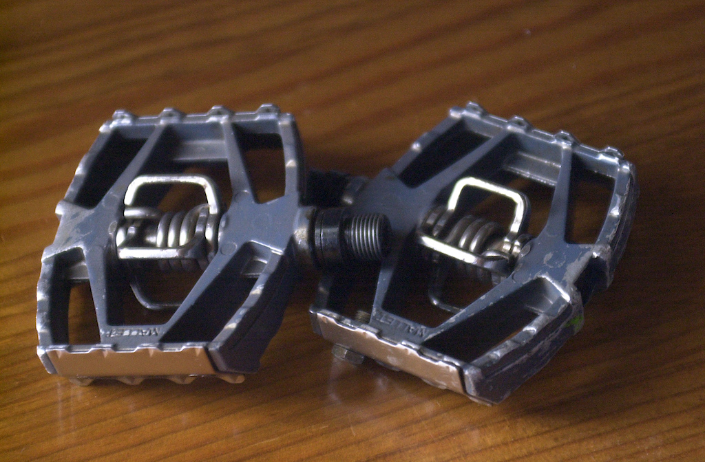 Vendo pedais Crank Brothers - Mallet C
http://www.pinkbike.com/buysell/756593/