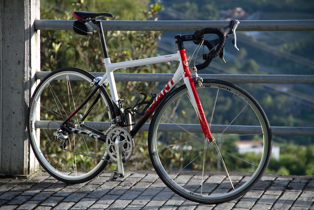 Bicicleta de ruta, para quien quiera empezar o no quiera algo tope de gama es una buena oportunidad. buena bici para entrenar y/o practicar ruta. Viene armada con accesorios Shimano Tiagra y sora
Mayor informacion llamar al 3208381308