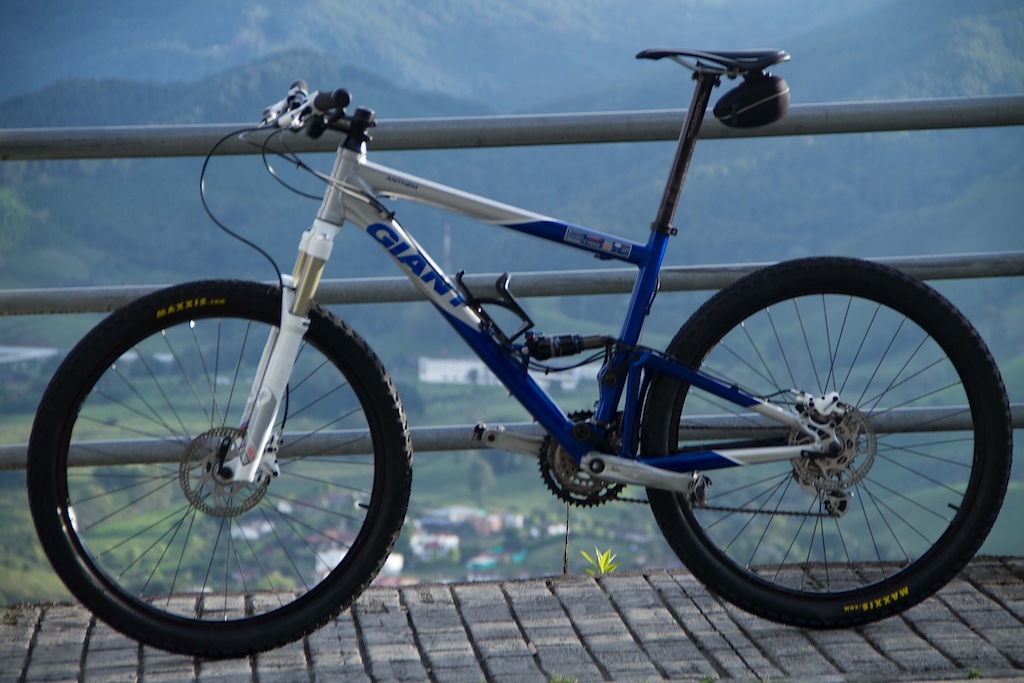 Excelente oportunidad, buen precio. Bicicleta Anthem en muy buen estado, suspension SID con bloqueo, frenos Elixir, tija Thompson, tensor XT.
Para mayor informacion marcar al 3208381308
