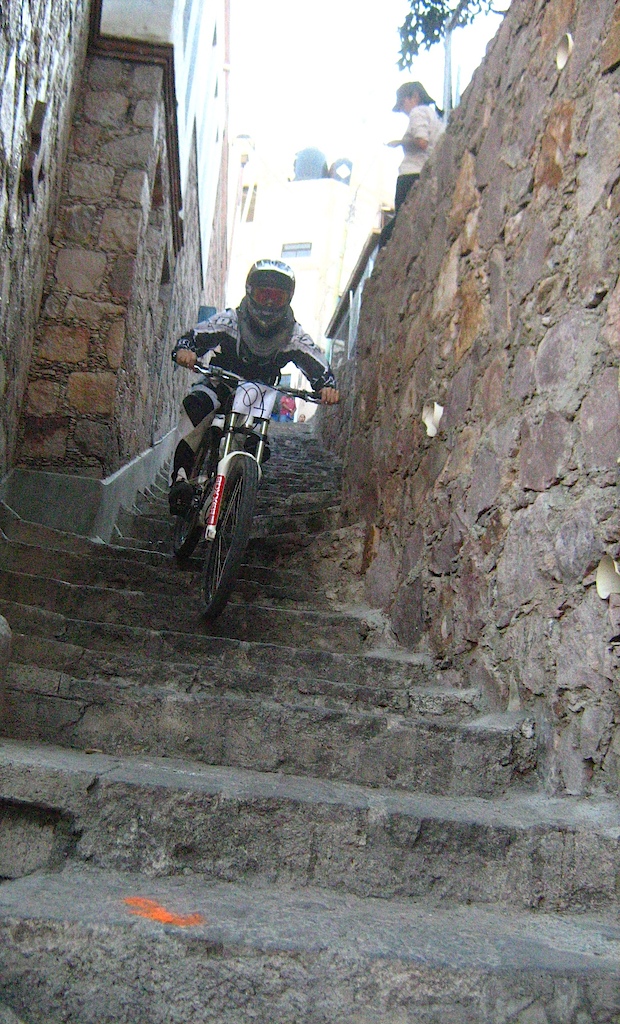 URBAN ASSAULT ON THE CAPITAL OF GUANAJUATO-MEXICO 2010