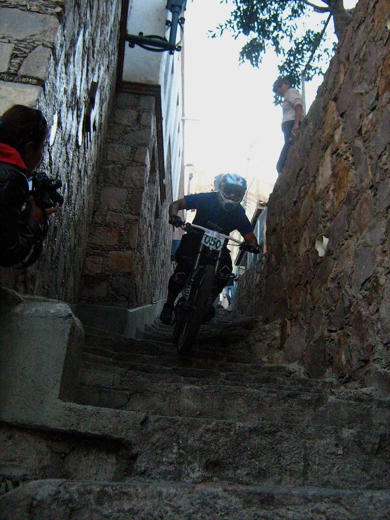 URBAN ASSAULT ON THE CAPITAL OF GUANAJUATO-MEXICO 2010