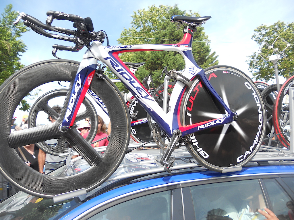 what a great day meeting all tour d france racers even Lance armstrong ! and got a autograph !