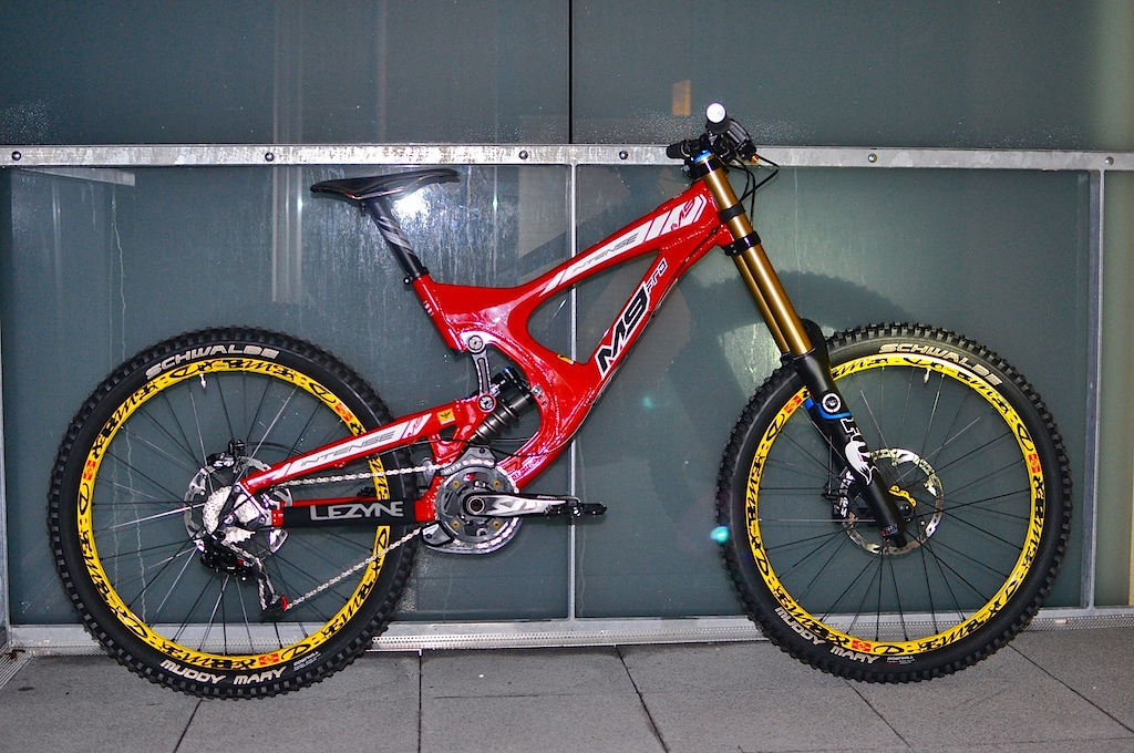 my new m9. not finished now. waiting for sdg saddle/post and descendant crank...