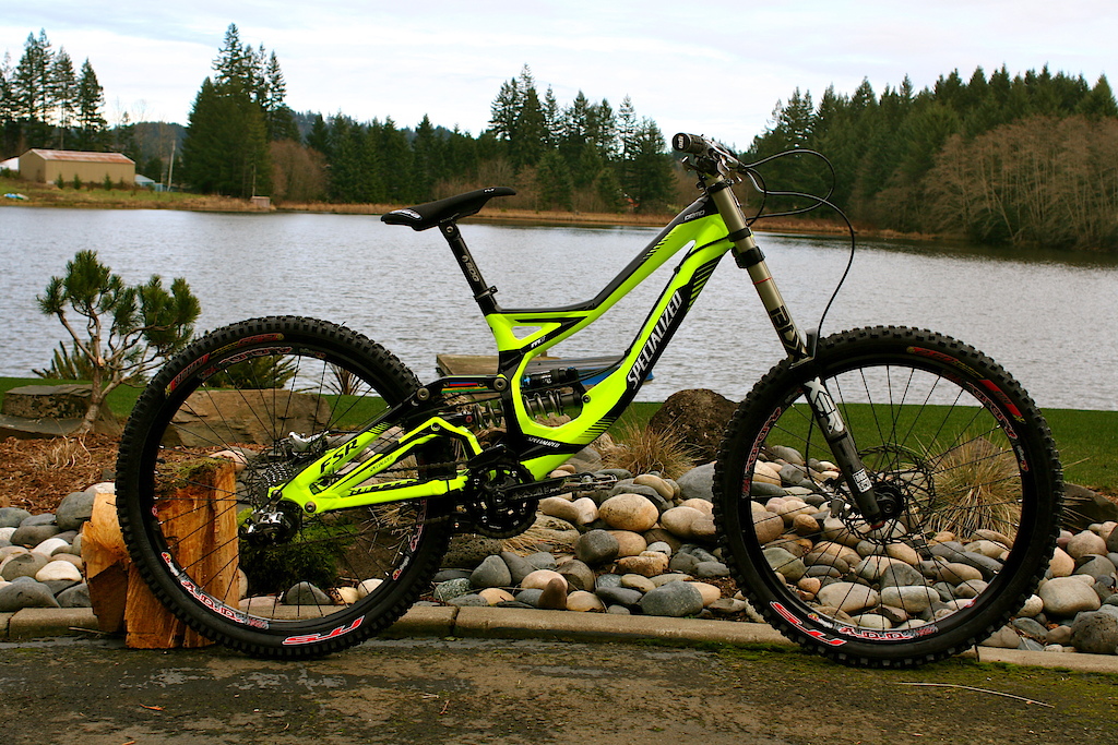 2011 demo. Boxxer Team. Avid Elixir brakes. Fox RC4 shock with Ti spring. ADD Wheelset with Intense Tires. Atlas cranks and Lg1 guide. SDG Post and seat. Funn DH Bars, Sunline stem. Premium Pedals. X9 Drivetrain. Total build comes in at 37 lbs.