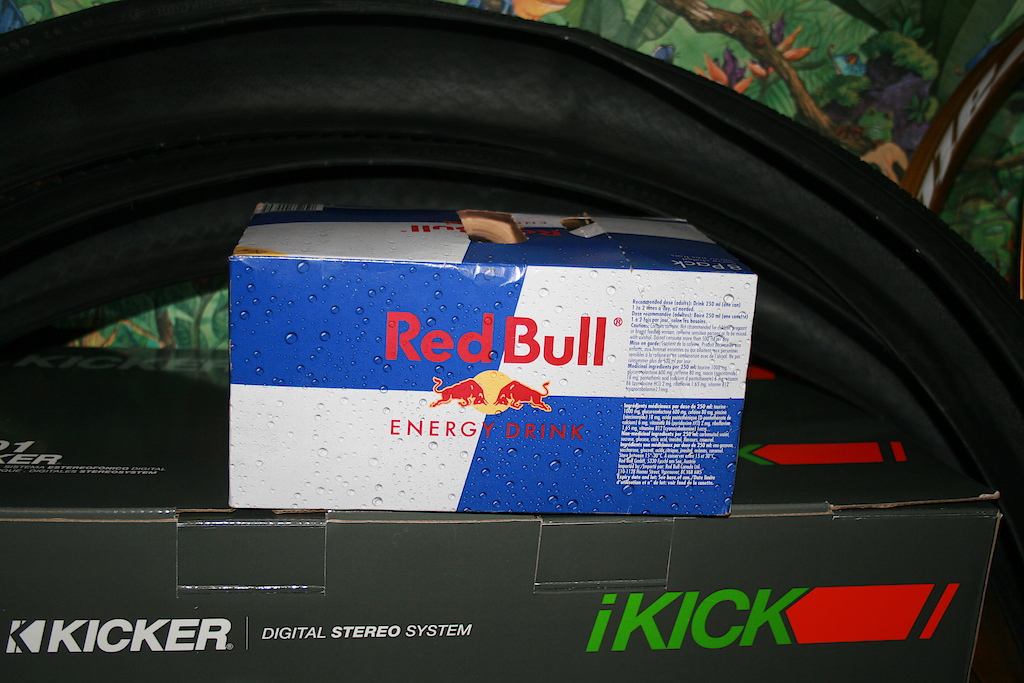 Oh yeahhh Red Bull yeahhhh, and my iKick box