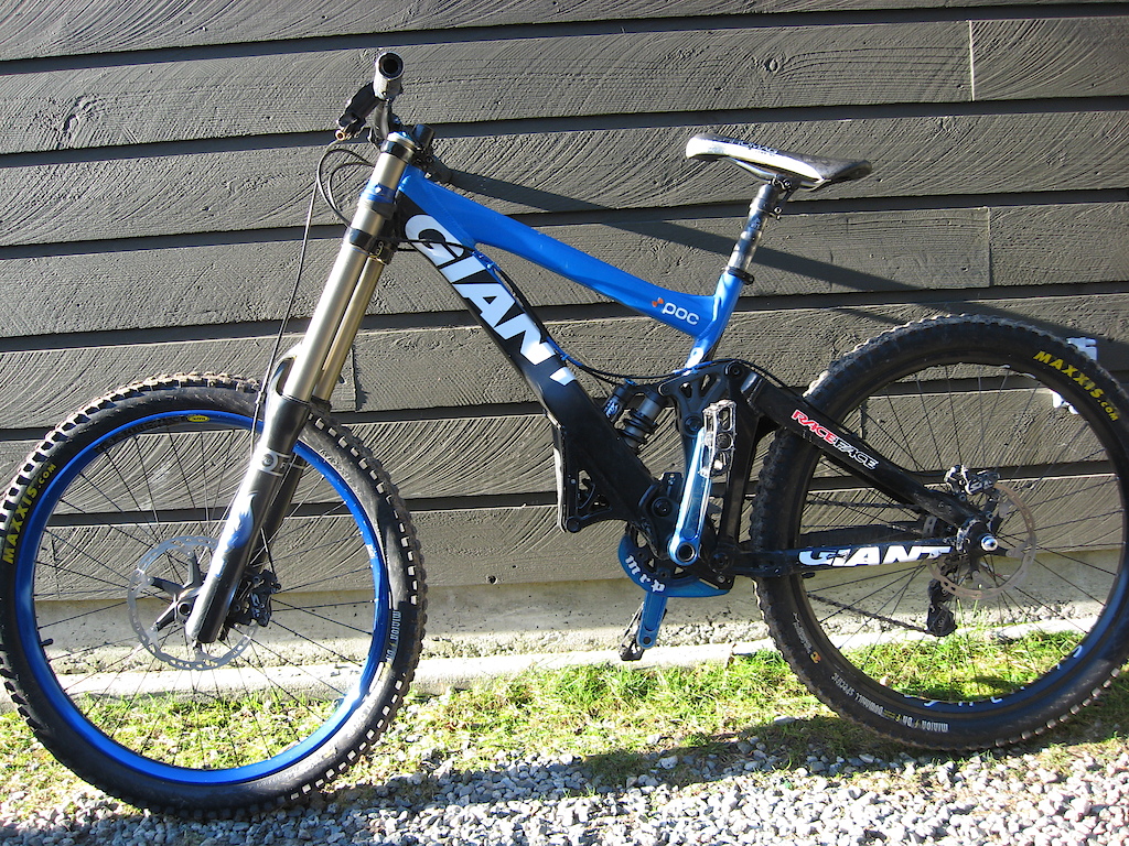 2009 Giant Glory DH medium for sale.   $2575 obo.  Message me for more info, specs or to make me an offer.
Thanks
Forrest