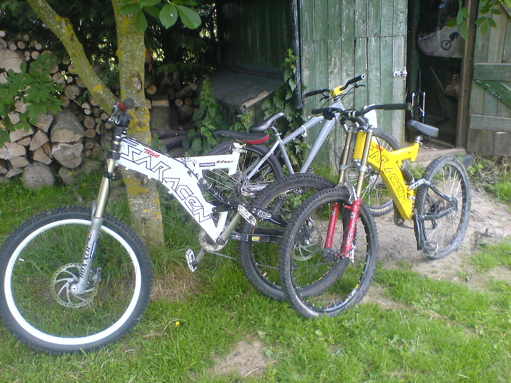 this was like 2 years ago, all 3 bikes where mine, Saracen Addiction, Saracen Frenzy and Norco sasquatch hardtail