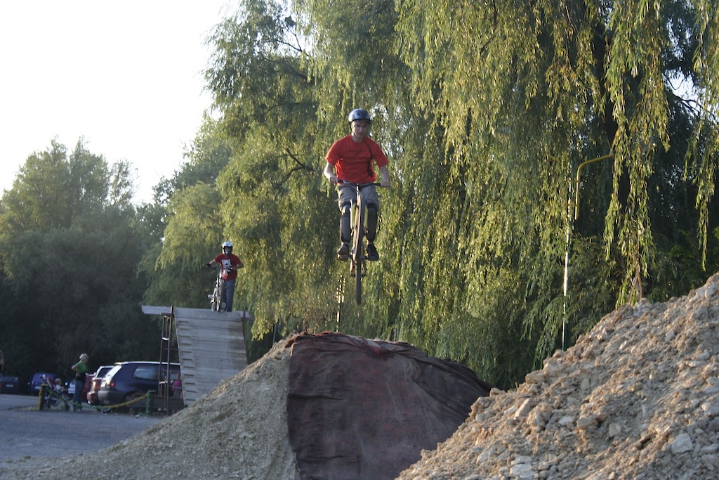 wznoszę się w dół