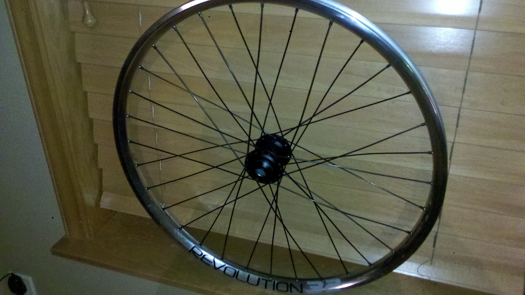 After a few hours of toil, I finally built up my first wheel. 20 mm hub on new 32 revolution.