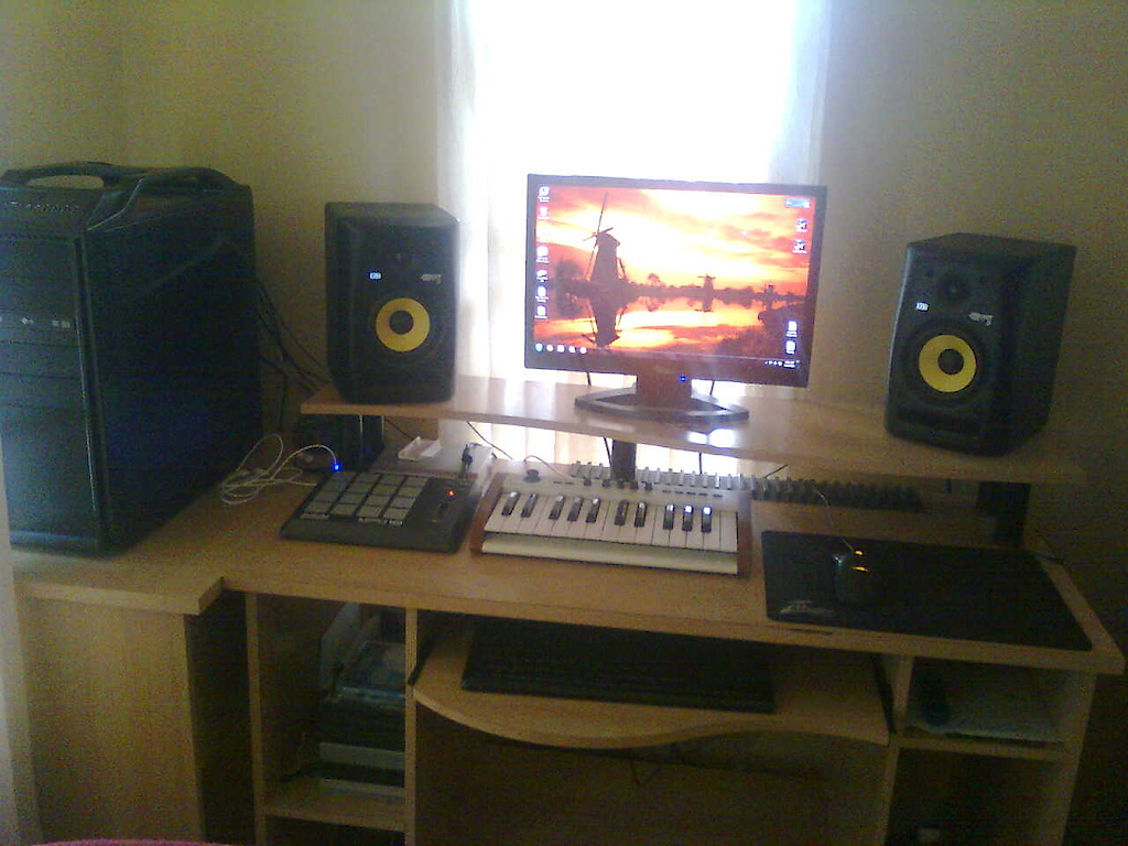 My current work station :D
Forum purposes