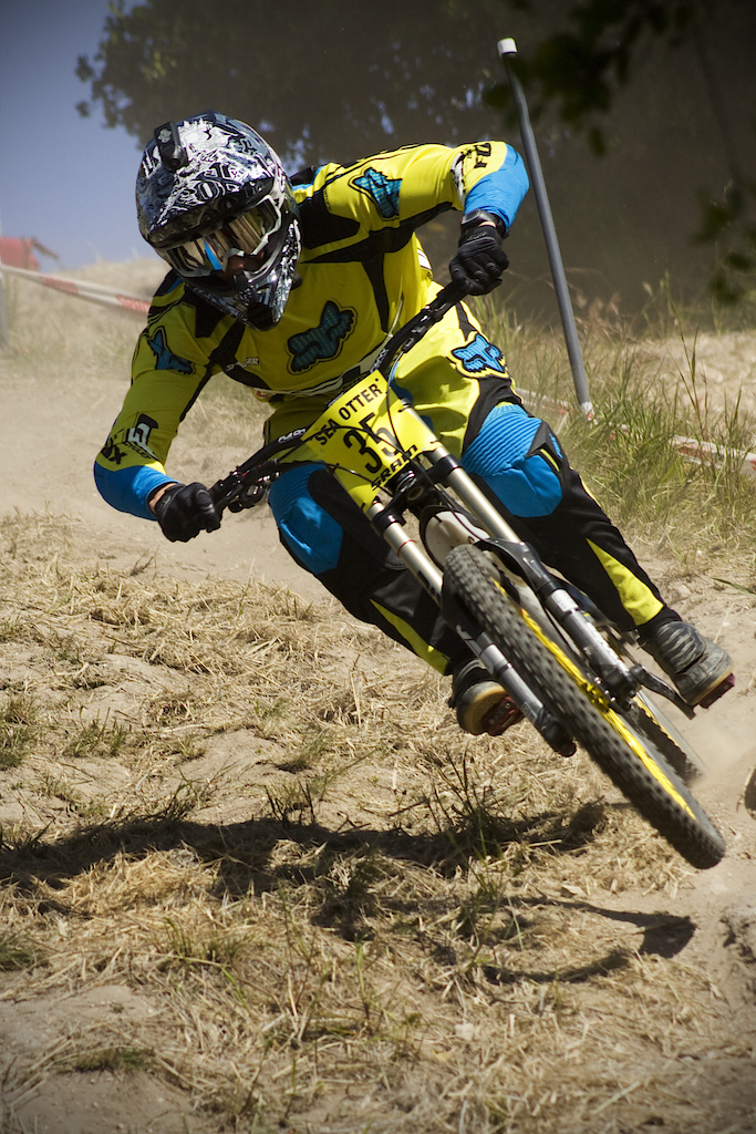 Marc Beaumont training during practice on the downhill course. Photo: Tony Tarumoto