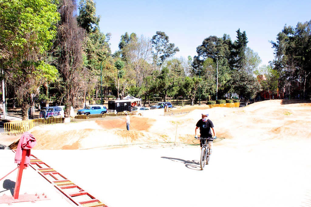 la pista