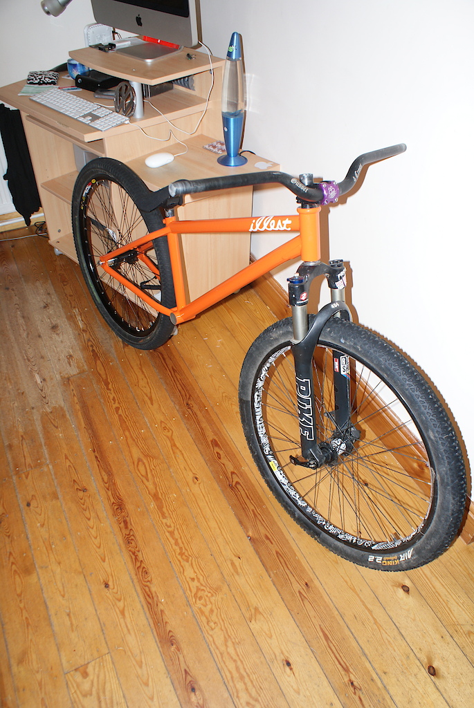 My freshly painted NS Sub 24 with the 26's bro! Almost finished :) Black and orange black and orange black and orange, UH HA you know what it is black and orange black and orange black and orange (SHIT PHOTO)