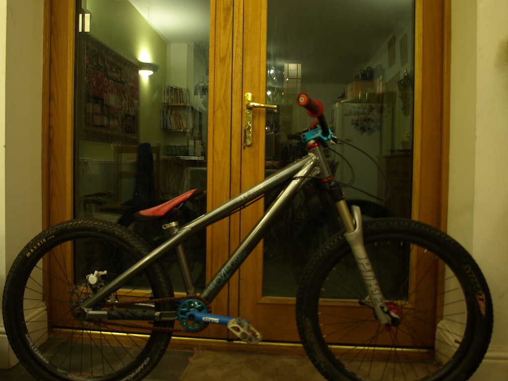 my new dartmoor 24player frame with new octane one cranks and bb