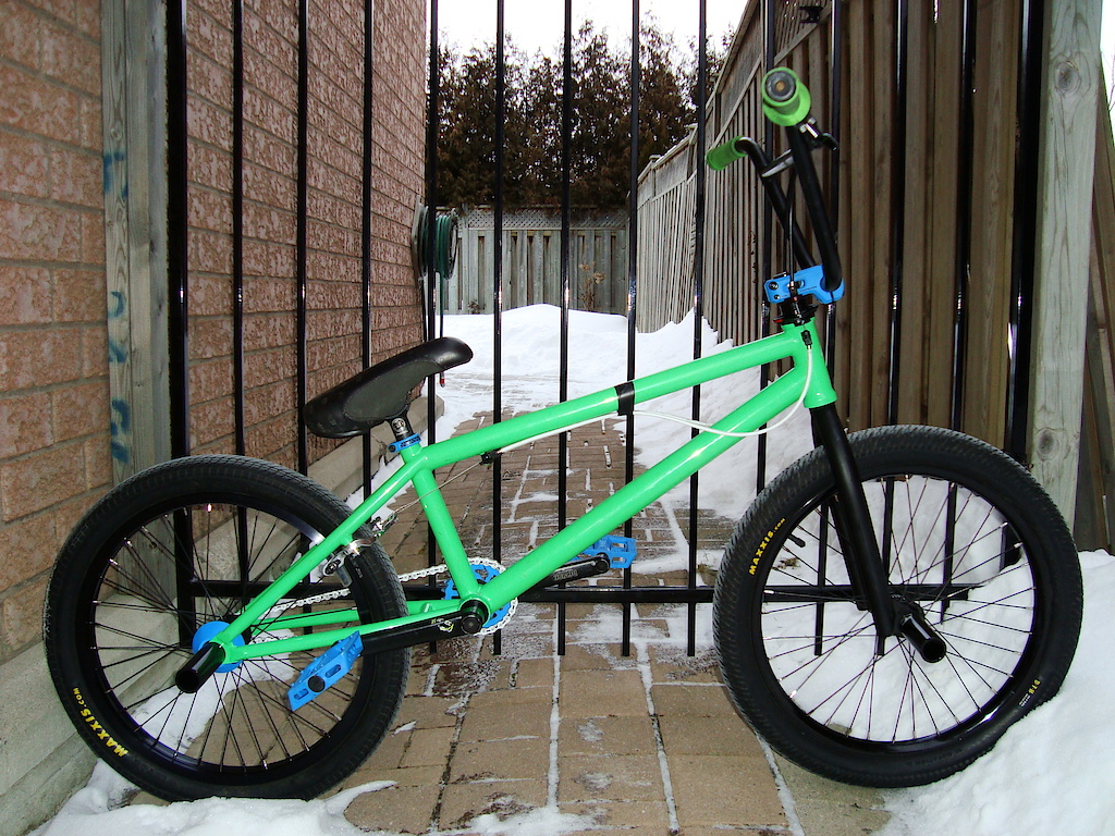 Updated pic of my new dk team, now has lhd and pegs.