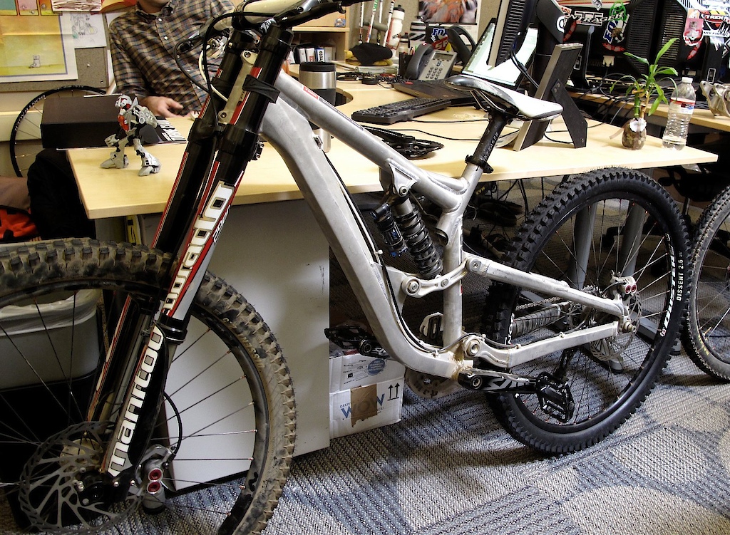 29er Dh prototype! Awesome!