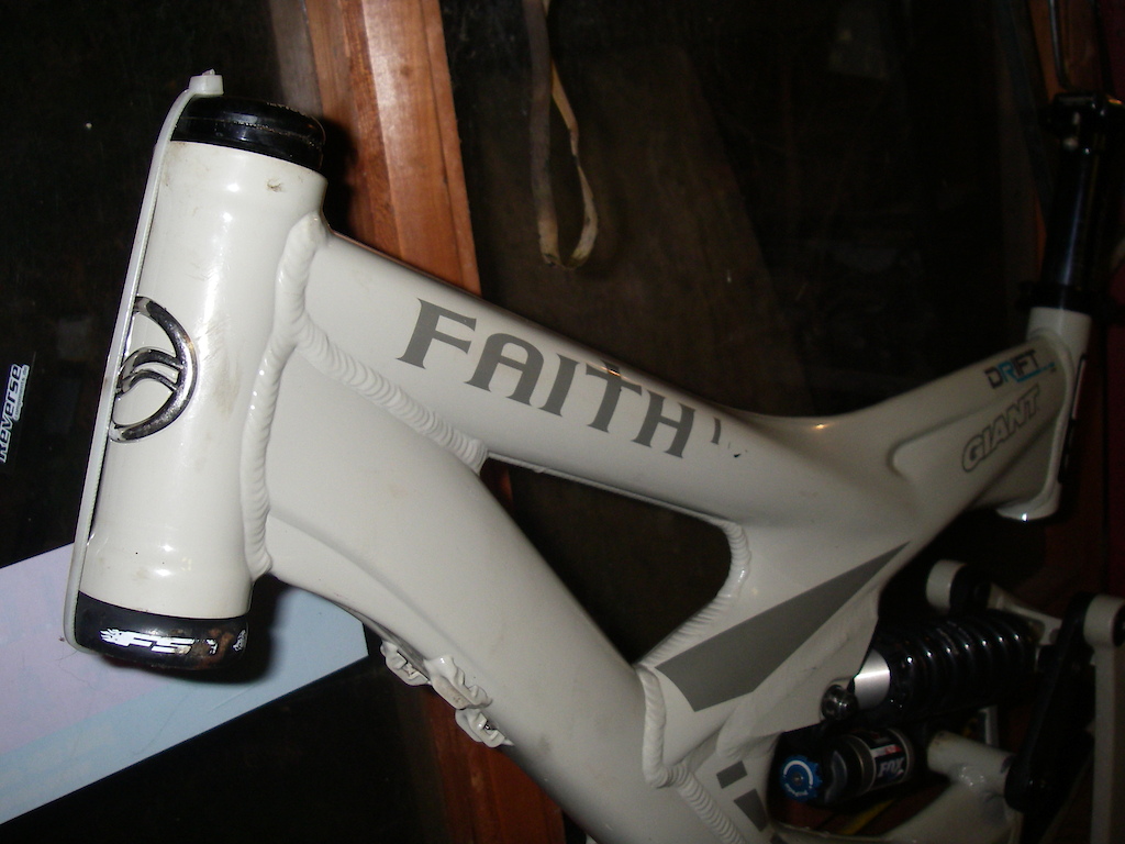Faith frame including thomson post and FSA Pig dh headset. £300.