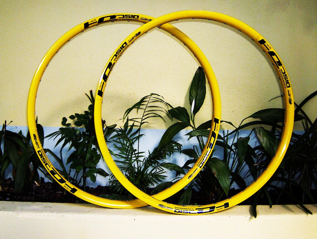 My new upgrade, rodi DH yellow rims.