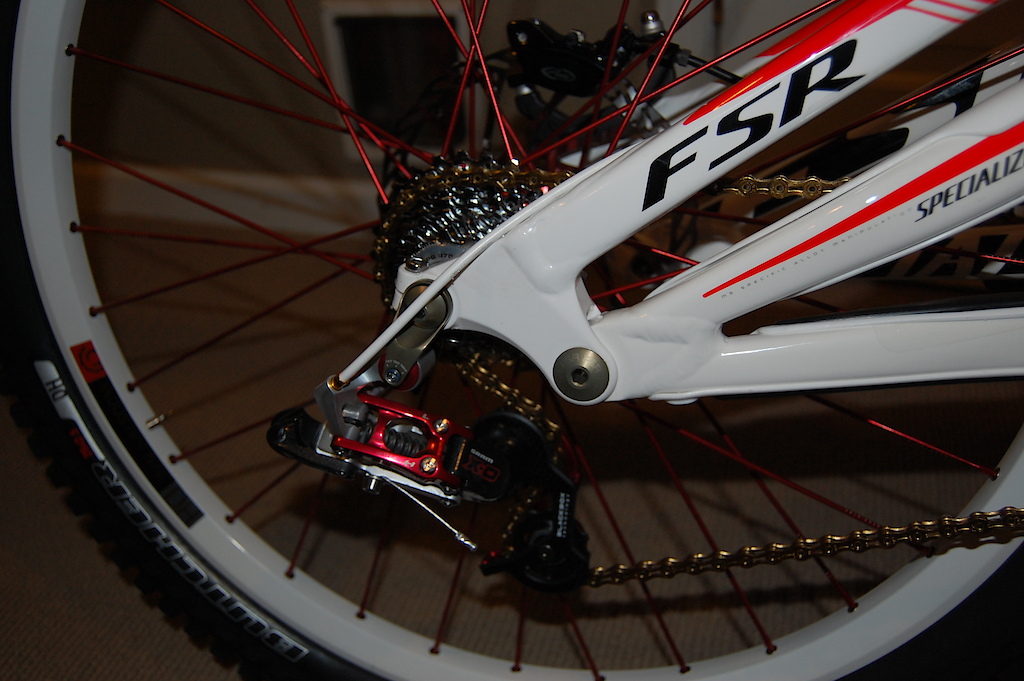 Bringing you some freshly built bike porn.. 2011 Specialized Demo Eight II, Fox 40 and RC4 doing the suspending, rolling on a Industry Nine DH wheelset, SRAM X-O drivetrain, SRAM X-O levers and 2011 Code calipers, WTB brian lopes ti saddle, Raceface atlas bars, SRAM Descendant crankset, Sunline stem, Straitline pedals.. THANKS FOR MAKING THIS POSSIBLE!