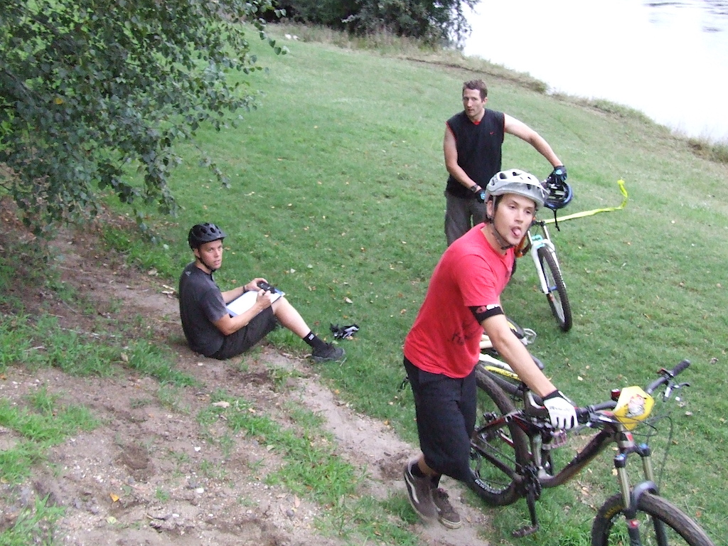 Thursday night rides in and around Hamilton. A really good crew.
