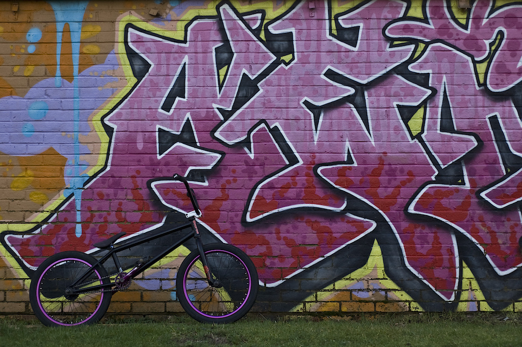 graffiti and bike