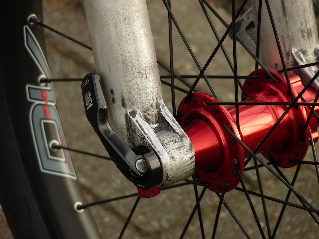 RAW!!!
new dmr pro ss rear hub on DV 2011 and new ns district bars
tell me what you think!