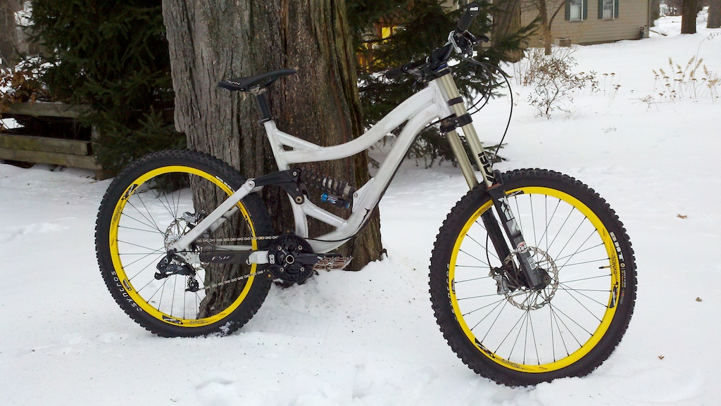 Nuke proof generator wheels, x7 rear deraileur, x7 shifter, and truvaitive decendant crank