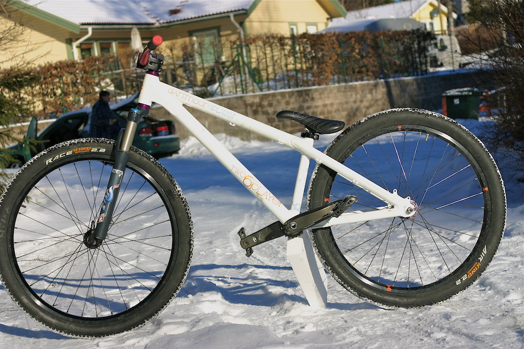 My new super light Park,street,slopestyle,dirt bike :D

10,4 kg ;D