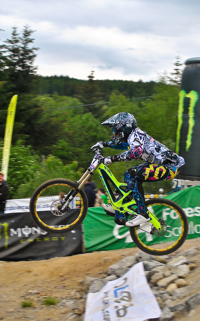 Some more photo's i found from the 2010 World Cup. Colourful Marc flying into the finish arena.