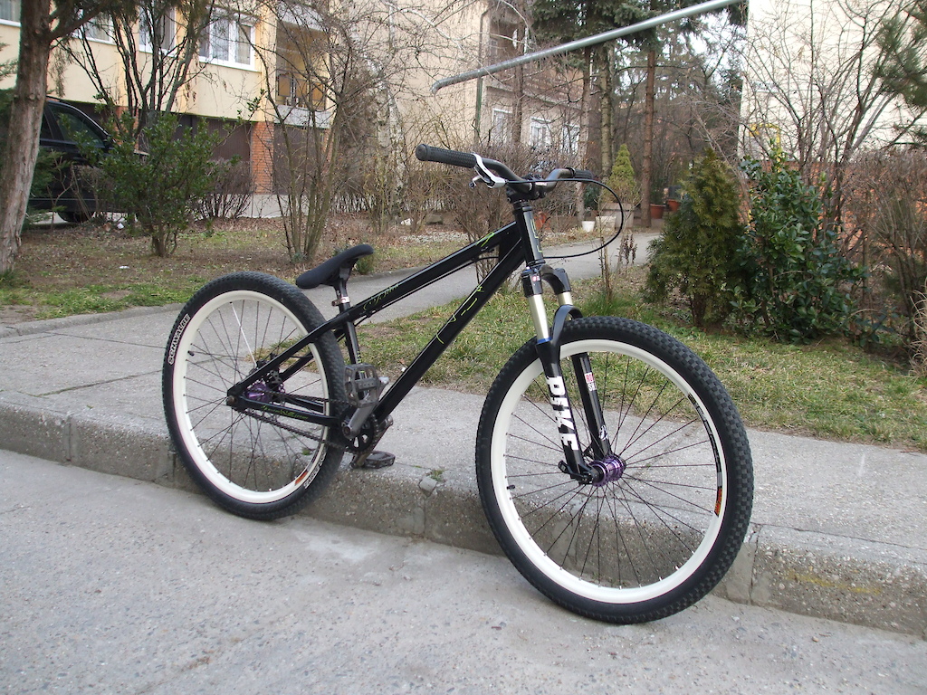 Ns Bitch with Rock Shox Pike.