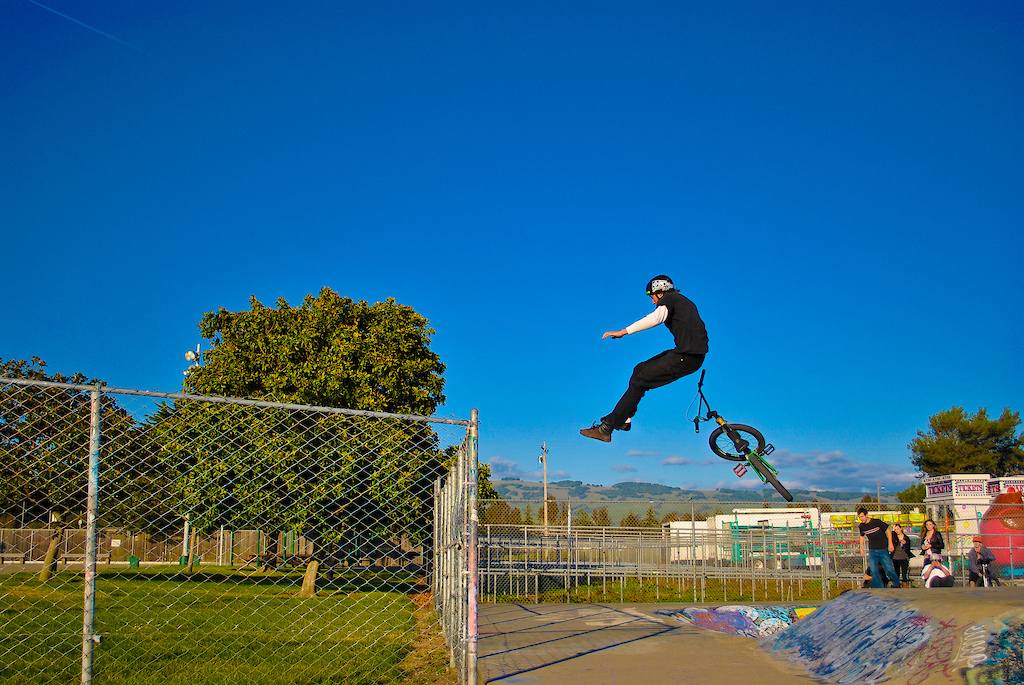 Thizzler attempt to gap over the fence,im sure he would made it but he ditched his bike ,crazy dude ! PROPS