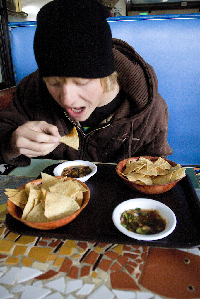 Doing work on chips at a taqueria. Photo: Tony Tarumoto