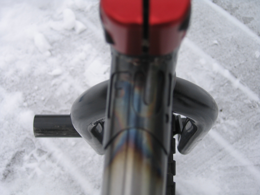 20.8" tt
13.25" cs
11.85" bbh
75 deg st
71 deg seattube
mid bb
top and bottom gussets
intergrated seatclamp. 

Handbuilt in Canada.