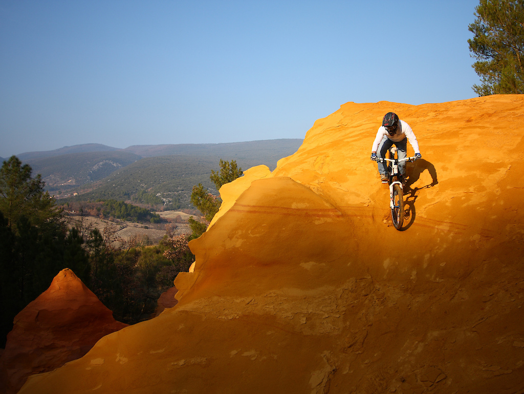 Freeride in ochres in the south of France
