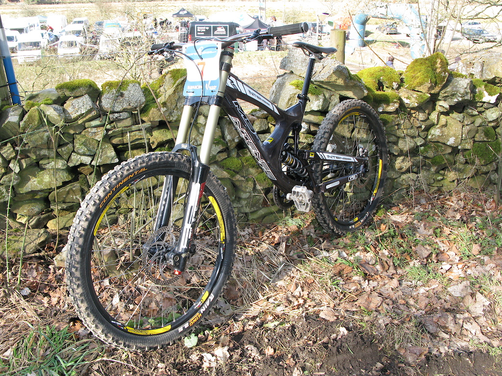 2011 Intense M9 build shots with BOS Idylle RaRe's.