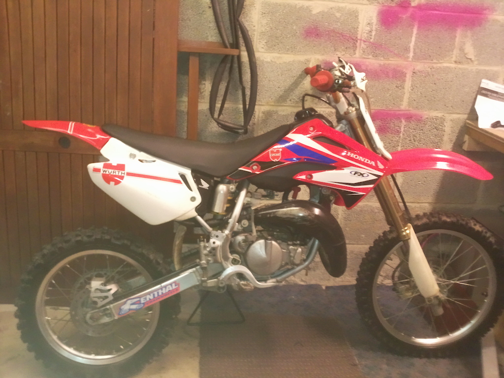 honda cr 85 r motocrossbike ready to ride and only selling because i need a bigger bike wish i didnt its a beast of a bike