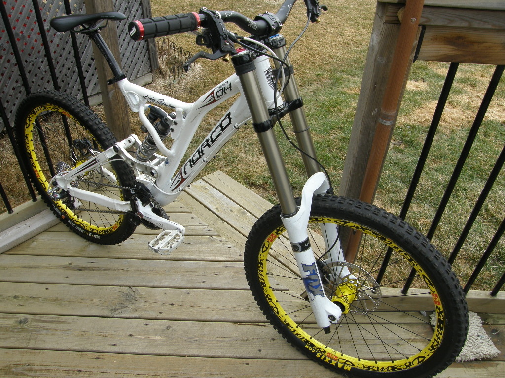Updated pics for 2011, my 2007 Norco Team DH. Getting ready for the season, thinking of getting an M9....