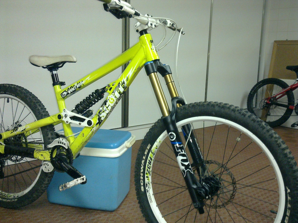 FOX 36 Van 180  FIT RC2
FOX DHX 4.0