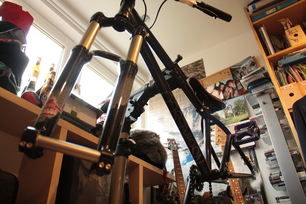 The current state of affairs with the hardtail, all that is needed is rims, and the steerer tube cut.