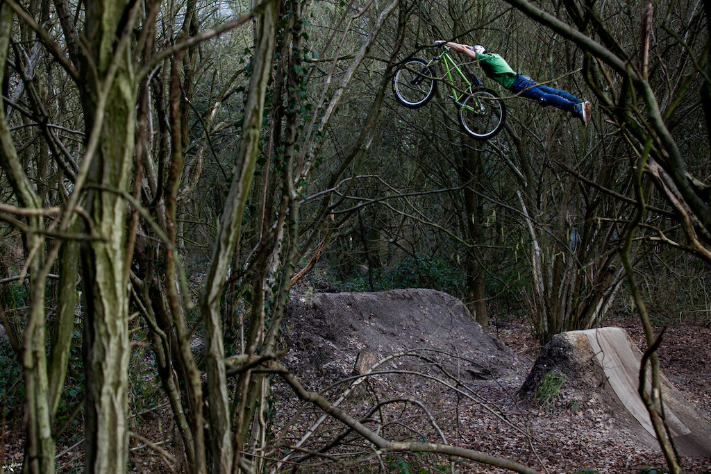 Szymon "Shamann" Godziek with his Cody and his friend Julek "Julo" Sokolowski with his Quinnie comes to UK again. Photos by Szymon Nieborak - www.delayedpleasure.com.
http://dartmoor-bikes.com