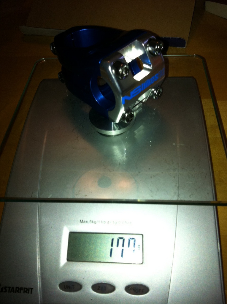 2011 Quark Pro Small (25.4mm clamp, 40mm length) in silver and blue.

177 grams.