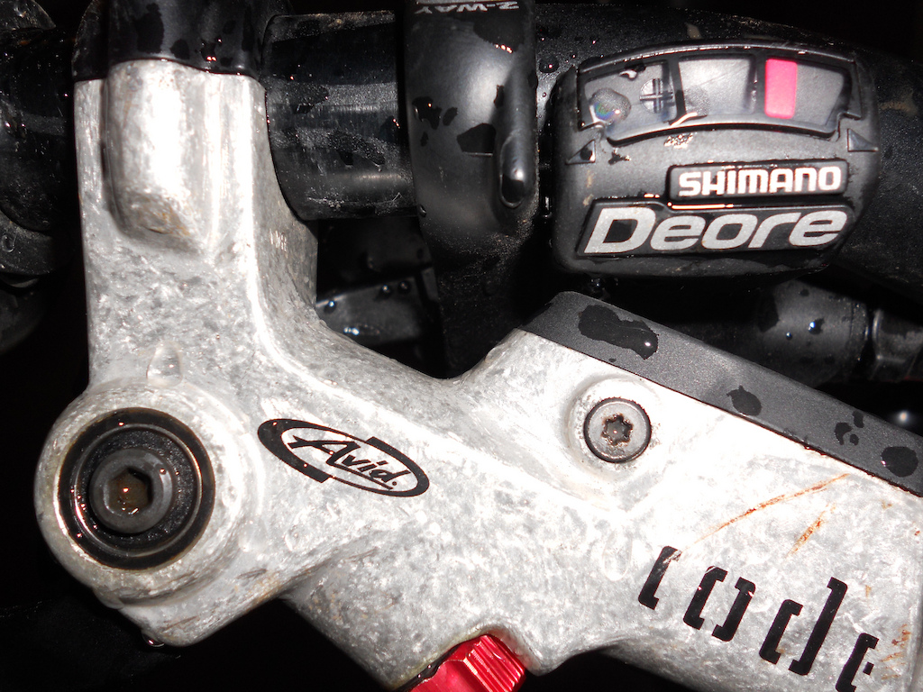 Avid Code brakes
Shimano Deore gearshift