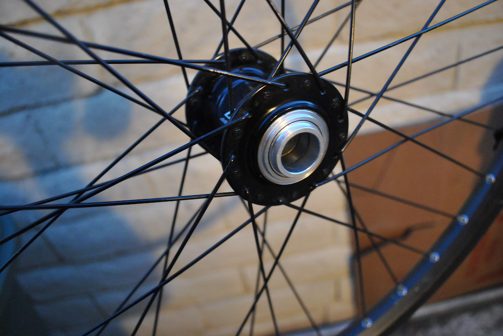 Azonic Outlaw front wheel