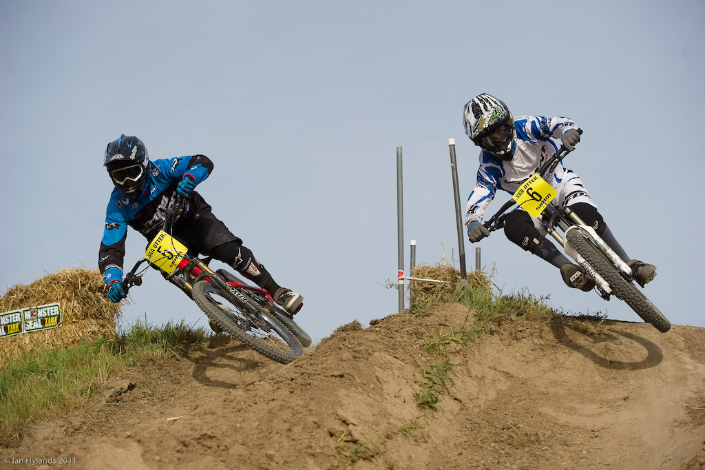 Bryn Atkinson and Danny Hart race in the small final at the 2011 Sea Otter Dual Slalom