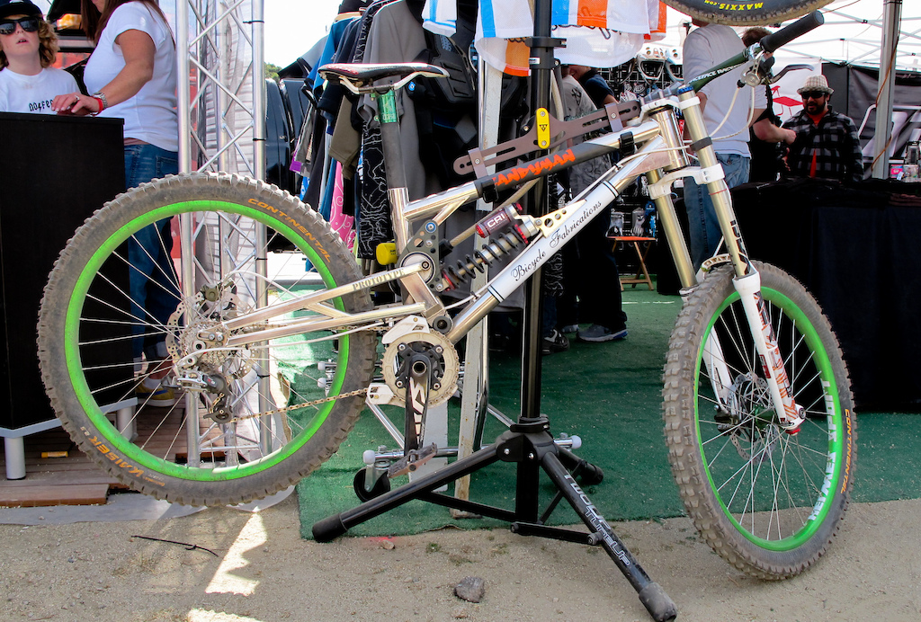 Various pics from the pits.