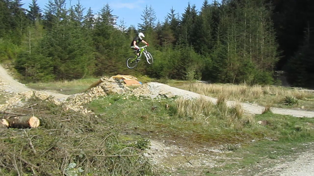 Over the double at the top of the DH trail. Scott Voltage FR 30.