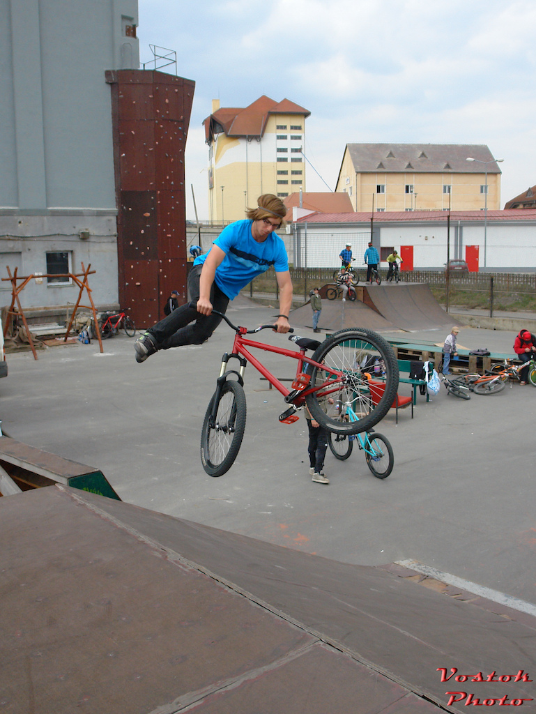 180 Tailwhip from spine